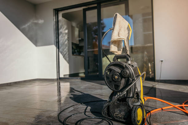 Animal Enclosure Cleaning in Limestone Creek, FL